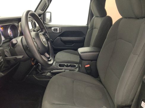 Used 2019 Jeep Wrangler Sport image 17