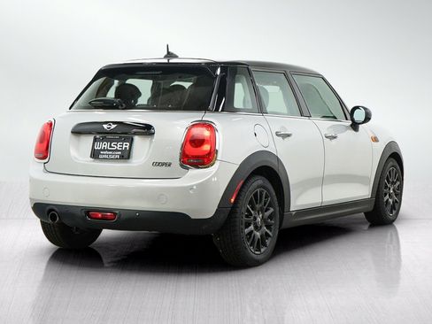 Used 2017 MINI Cooper 4-Door Hardtop FWD image 5