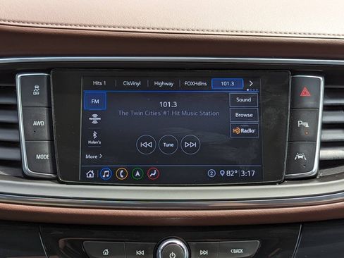 Used 2020 Buick Enclave Avenir w/ Avenir Technology Package AWD/4WD image 20