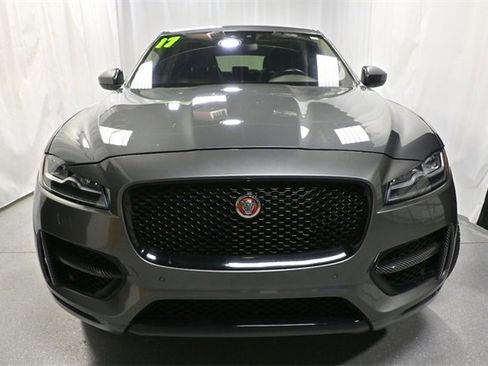 Used 2017 Jaguar F-PACE R-Sport image 9