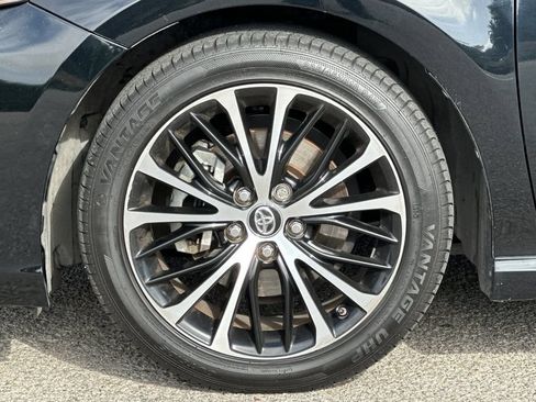 Used 2018 Toyota Camry SE FWD image 29