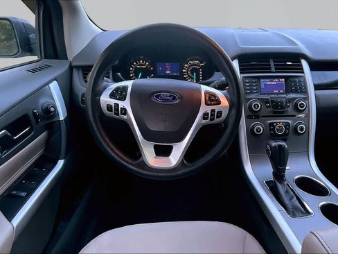 Used 2013 Ford Edge SE FWD image 6