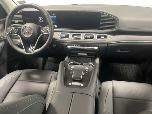 Used 2026 Mercedes-Benz GLS 450 4MATIC image 30