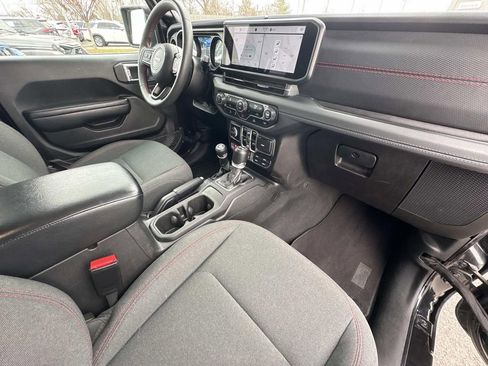 Used 2024 Jeep Wrangler Unlimited Rubicon image 14