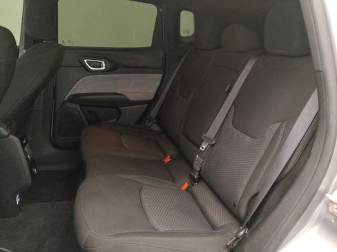 Used 2024 Jeep Compass Sport AWD/4WD image 18