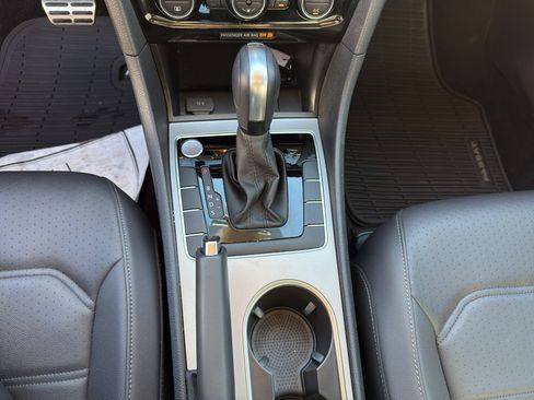 Used 2020 Volkswagen Passat 2.0T R-Line image 20