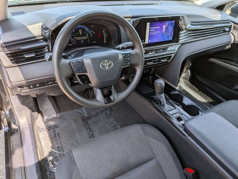 Used 2025 Toyota Camry LE FWD image 16