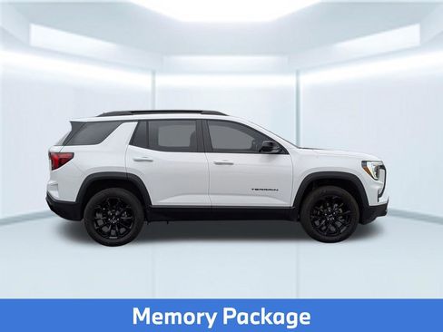 Used 2026 GMC Terrain Elevation w/ Elevation Premium Package FWD image 8