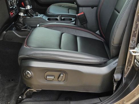 New 2025 Jeep Gladiator Rubicon image 21