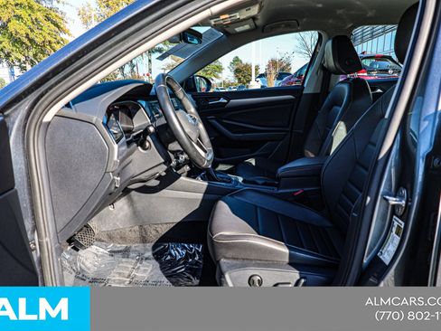 Used 2024 Volkswagen Jetta SE image 18