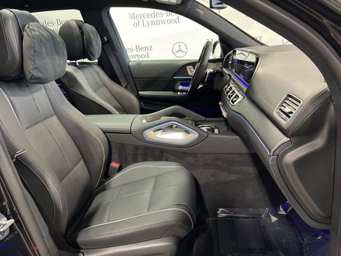 New 2026 Mercedes-Benz GLS 580 4MATIC image 13