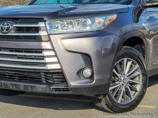 Used 2019 Toyota Highlander XLE AWD/4WD video 3