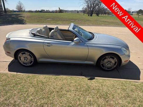 Used 2005 Lexus SC 430 Convertible image 2