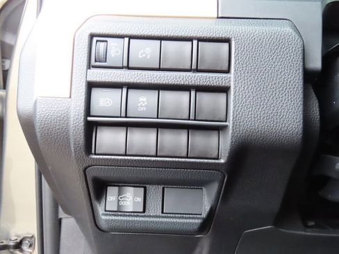 Used 2024 Toyota Tacoma TRD Off-Road image 38