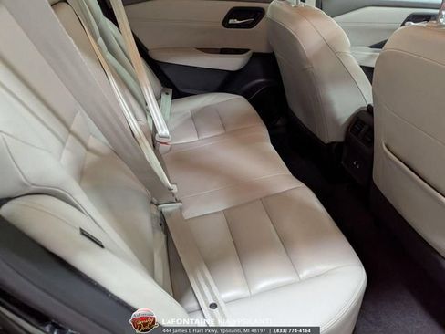 Used 2024 Nissan Rogue SL AWD/4WD image 30