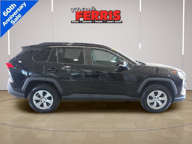 Used 2021 Toyota RAV4 LE AWD/4WD image 4