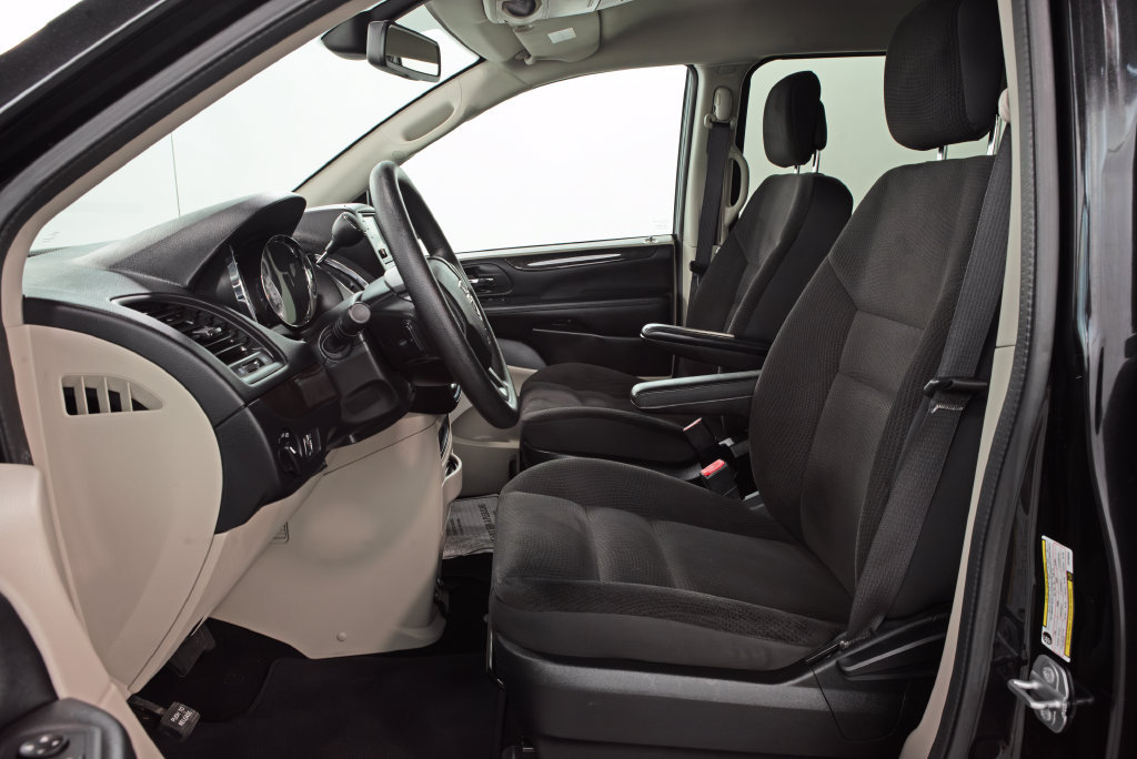 Used 2018 Dodge Grand Caravan SE w/ UConnect Hands-Free Group FWD image 7