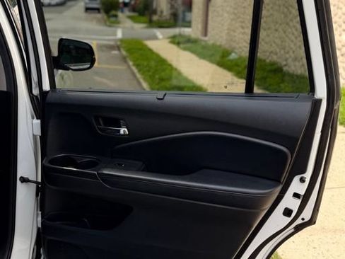 Used 2020 Honda Pilot Touring image 21