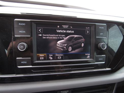 Used 2022 Volkswagen Taos S image 18