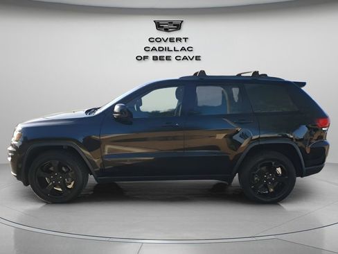 Used 2018 Jeep Grand Cherokee Laredo image 5