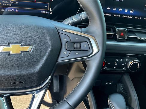 Used 2025 Chevrolet TrailBlazer LT w/ LT Cold Weather Package AWD/4WD image 24