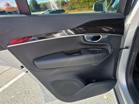 Used 2019 Volvo XC90 T6 Momentum w/ Protection Package image 14