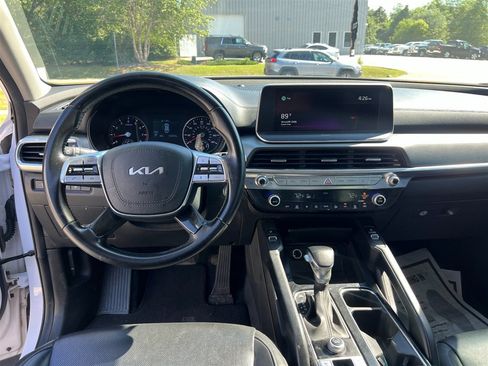 Used 2022 Kia Telluride S FWD image 8