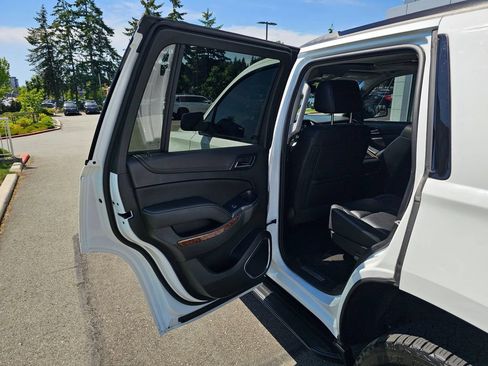 Used 2018 Chevrolet Tahoe Premier AWD/4WD image 16