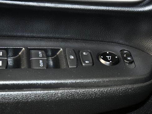 Used 2020 Honda CR-V Touring image 35