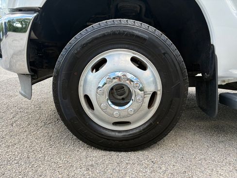 Used 2013 Ford F350 Lariat w/ Chrome Pkg AWD/4WD image 17