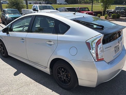 Used 2014 Toyota Prius Two image 10