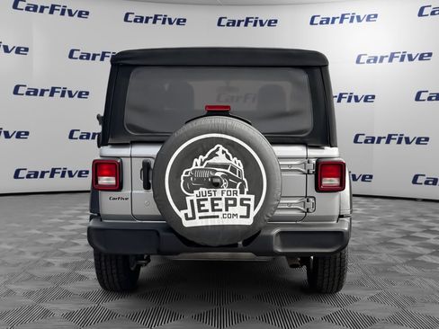 Used 2018 Jeep Wrangler Sport image 4