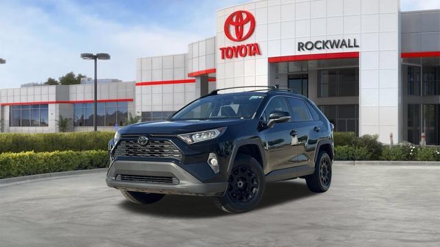 Used 2020 Toyota RAV4 XLE Premium FWD image 1