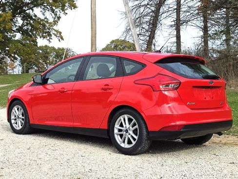 Used 2015 Ford Focus SE image 4