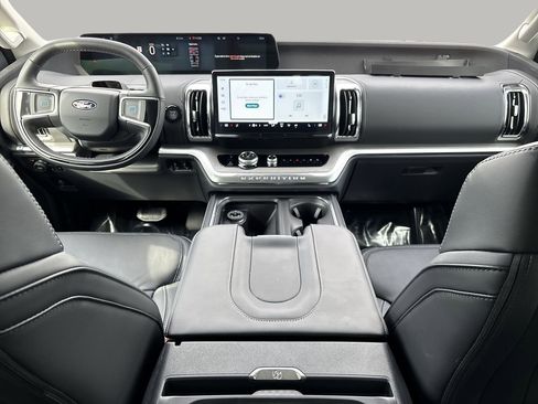 New 2025 Ford Expedition Platinum image 12