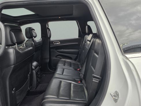 Used 2017 Jeep Grand Cherokee Limited w/ Luxury Group II image 17