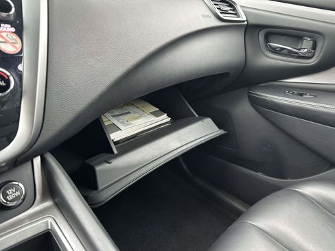 Used 2023 Nissan Murano SV image 18