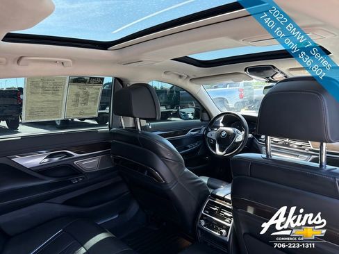 Used 2022 BMW 740i w/ Premium Package RWD image 20