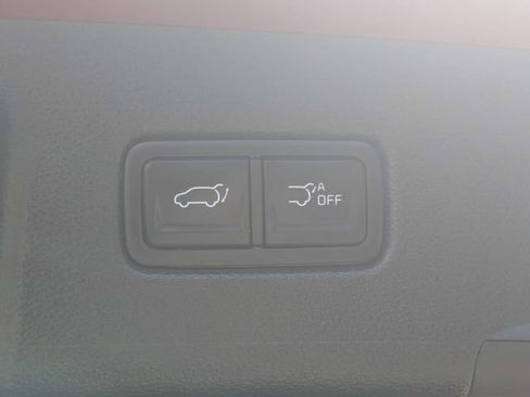 Used 2024 Kia Telluride EX w/ EX Captain's Chair Package FWD image 13