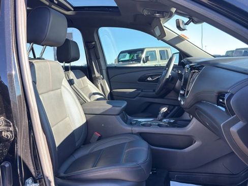 Used 2023 Chevrolet Traverse RS image 18