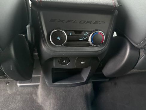 Used 2025 Ford Explorer ST-Line w/ ST-Line Street Pack image 24