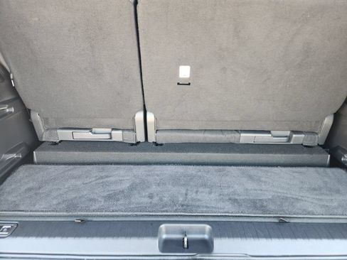 Used 2025 Toyota Sequoia Platinum AWD/4WD image 33