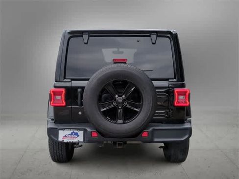 Used 2019 Jeep Wrangler Unlimited Sahara image 7