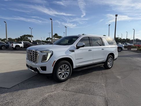 New 2026 GMC Yukon XL Denali w/ LPO, Floor Liner Package RWD image 8