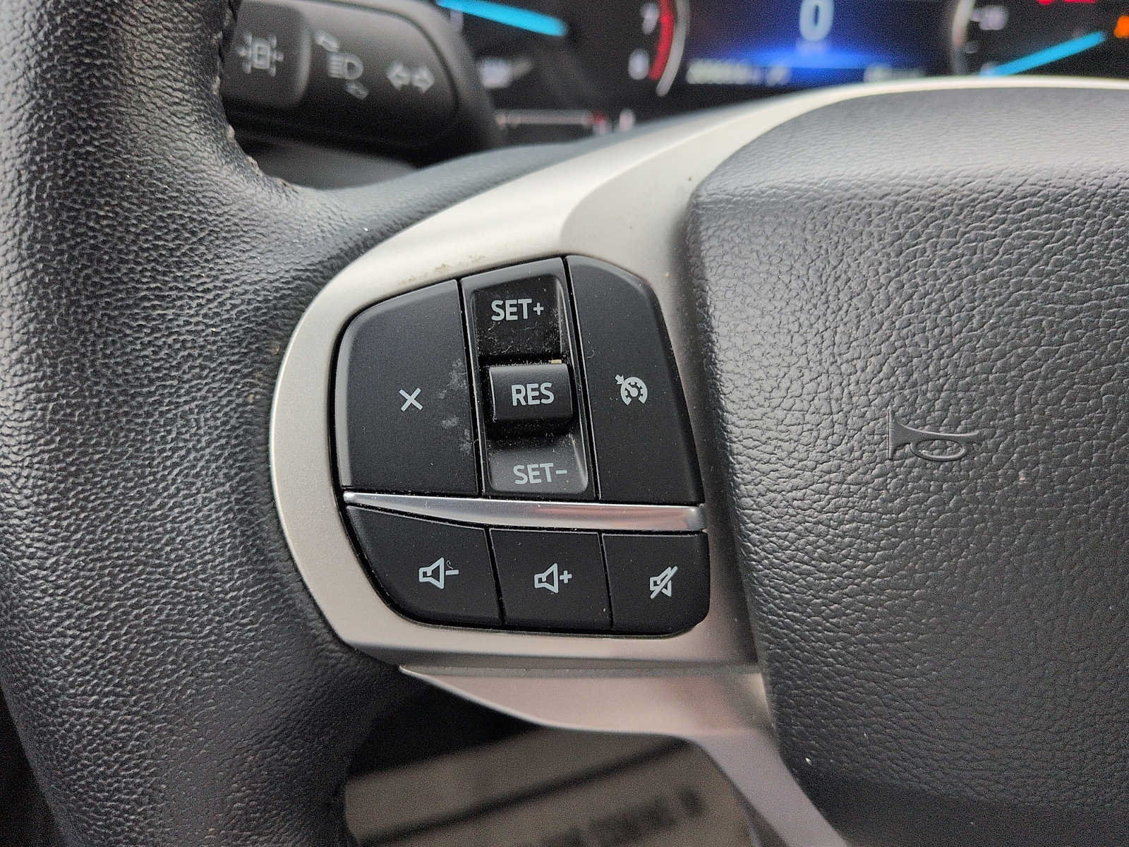 Used 2023 Ford Explorer XLT w/ Equipment Group 202A AWD/4WD image 16