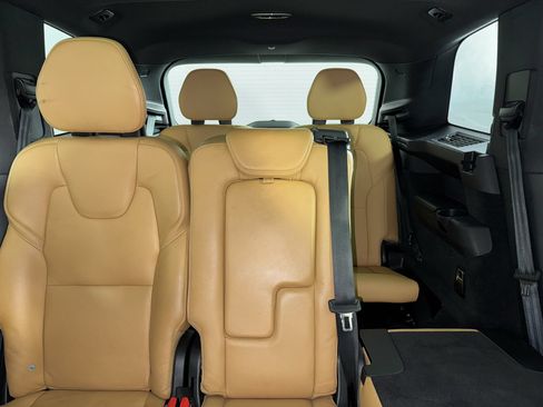 Used 2019 Volvo XC90 T6 Momentum w/ Protection Package AWD/4WD image 7