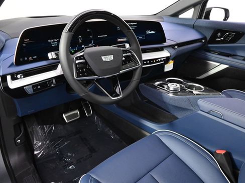 New 2026 Cadillac Optiq Luxury 2 w/ LPO, Floor Liner Package AWD/4WD image 12