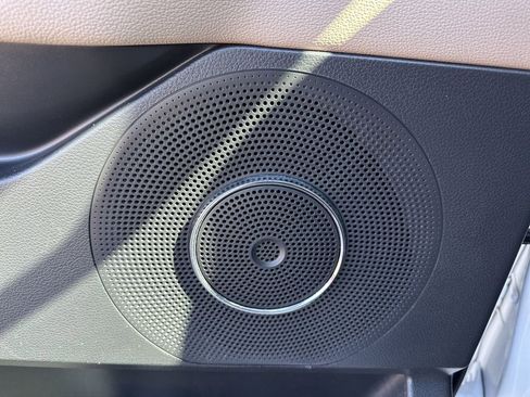 Used 2022 Ford Expedition XLT image 33