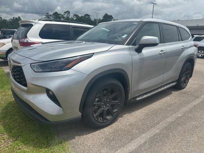 Certified 2022 Toyota Highlander LE