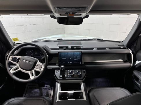 Used 2025 Land Rover Defender 110 S image 36